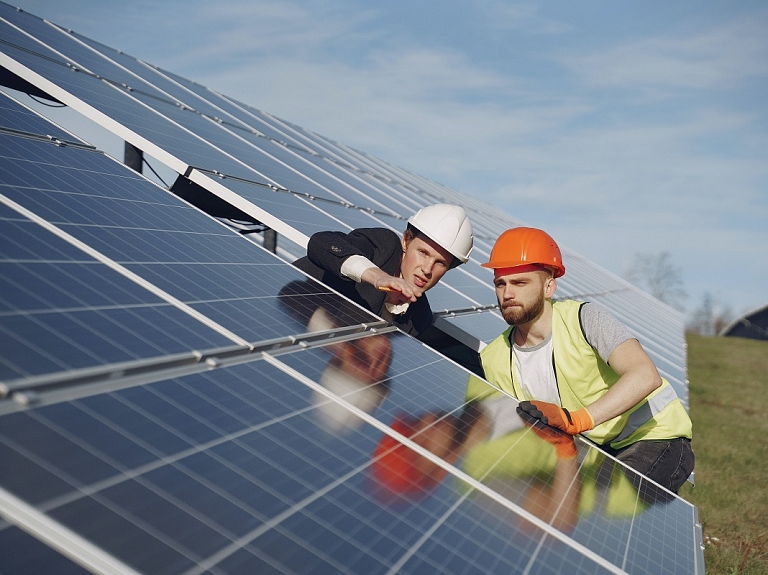 Saules enerģija – atjaunīgais resurss, kas noderīgs katrā uzņēmumā