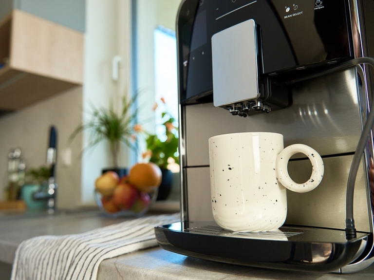 Vai automātiskie kafijas automāti patiešām spēj pagatavot baristas līmeņa kafiju?