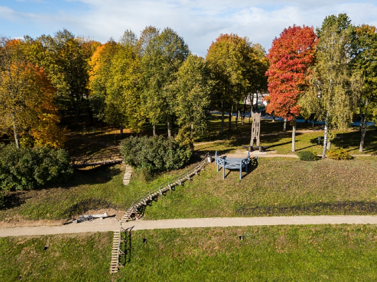 Skrundas estrādes parks