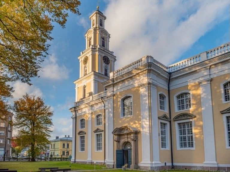 
Sv. Trīsvienības katedrāle un ērģeles

