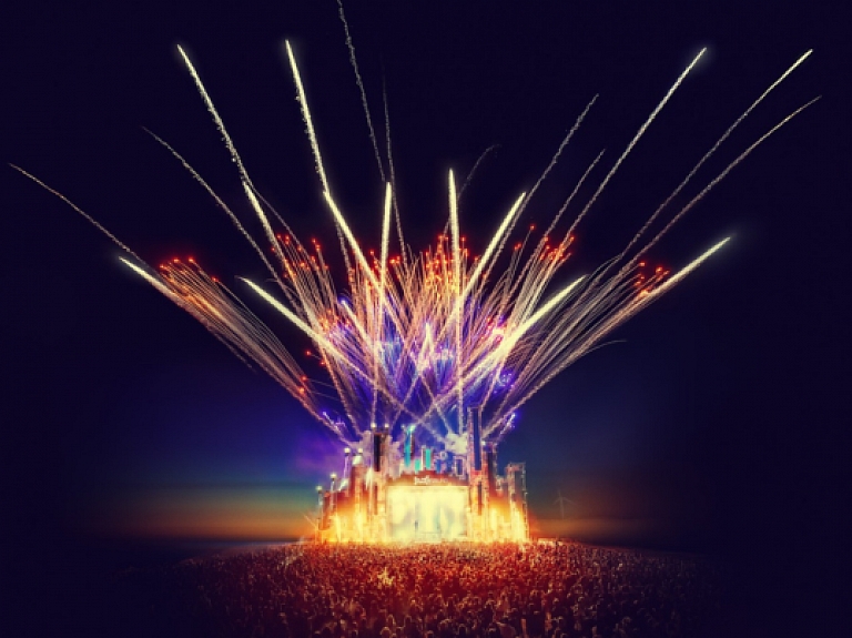 "Summer Sound 2025" pārsteidz ar unikālu šovu:  "The Big Bad Hit Show"!
