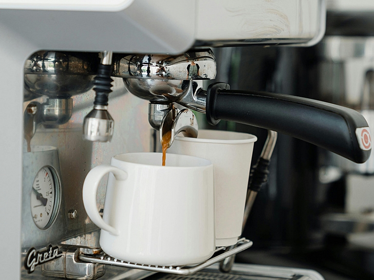 Viedo kafijas automātu uzplaukums: vai tie patiešām ir tā vērti?