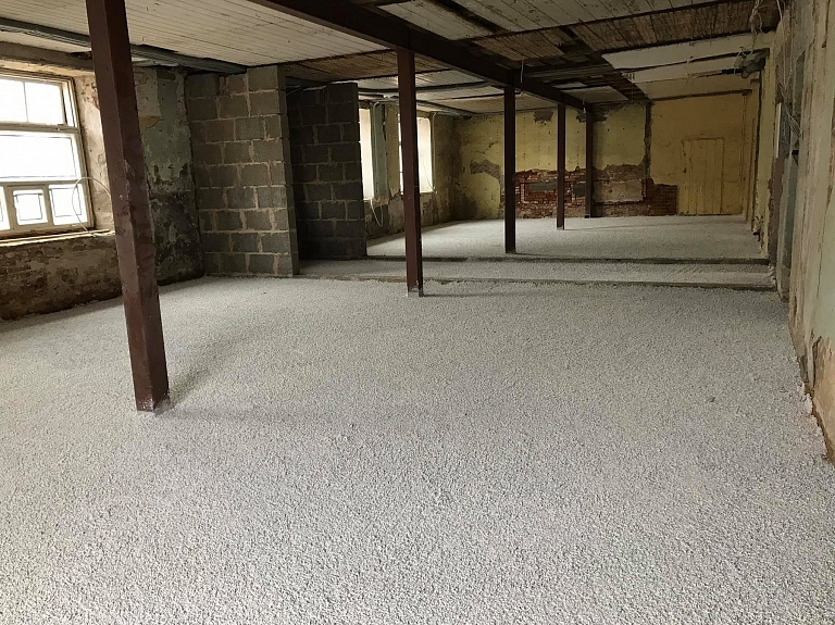 Kāpēc investēt bezšuvju siltumizolācijā? ThermoWhite ietekme uz apkures rēķiniem un grīdas stabilitāti