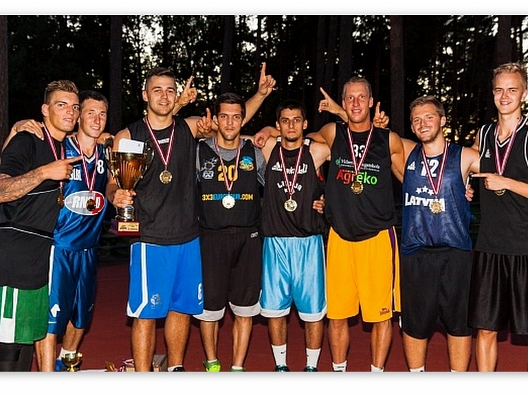 Vidzemes Vasaras līgas 2015 čempioni - "Valmiera Glass"