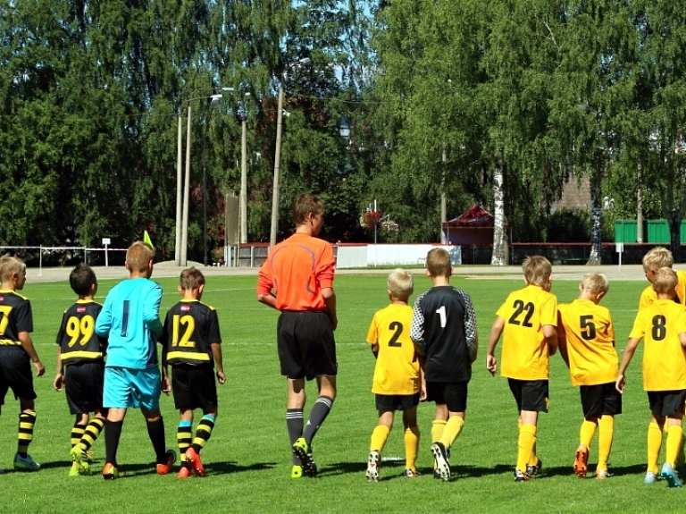 Valmierā pulcēsies LFF kausa izcīņas futbolā 8:8 vecākās grupas komandas

