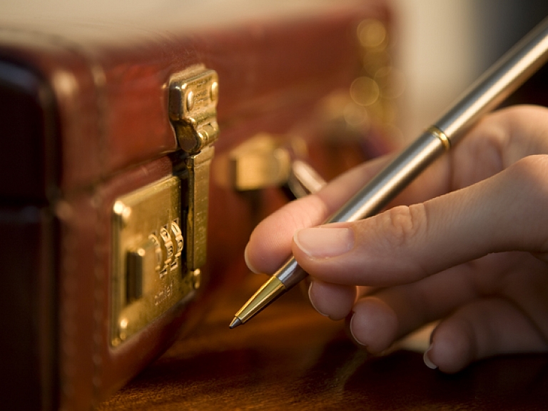 Rīgas domes deputāts Baštiks dosies komandējumā uz Austrāliju

