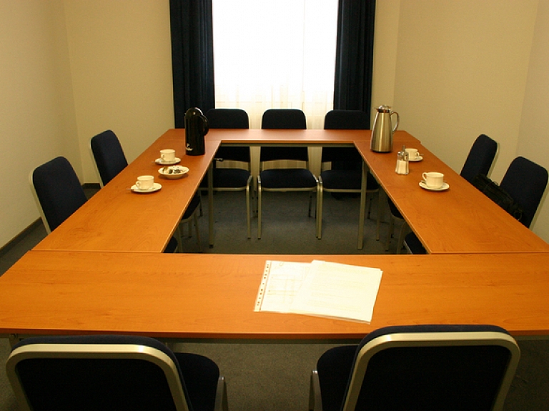 Pieci Rīgas pašvaldības pārstāvji dosies komandējumā uz Japānu

