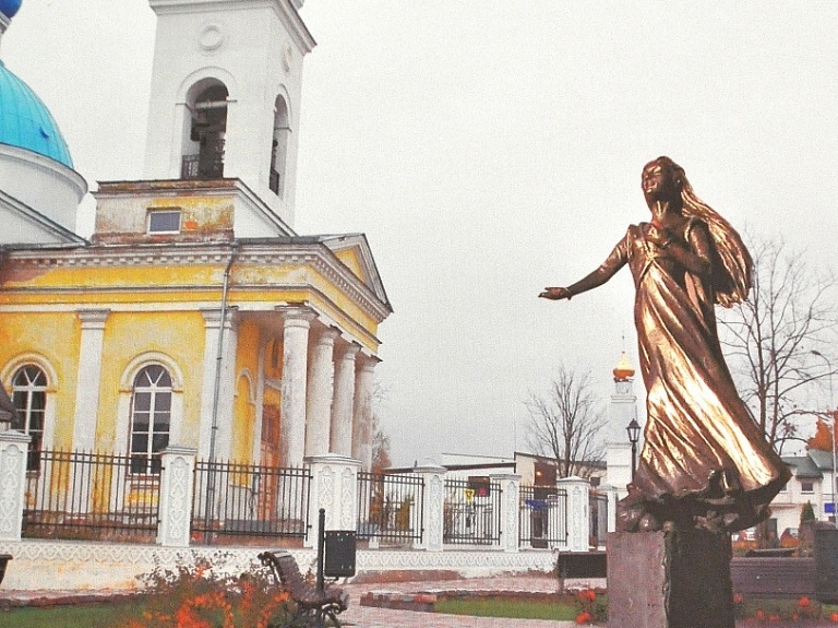 Ludzā veidos unikālu vides dizaina objektu - Lūcijas skulptūru