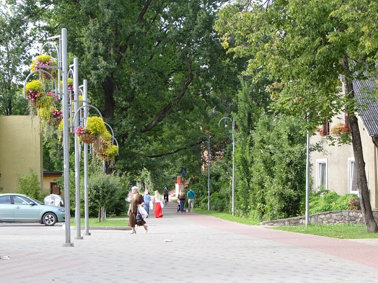 Labdarības koncertā Ogrē piedalīsies populāri mūziķi

