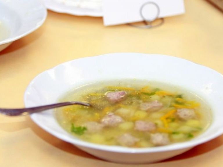 Valmierā brīvpusdienas arī 4.un 5.klašu skolēniem

