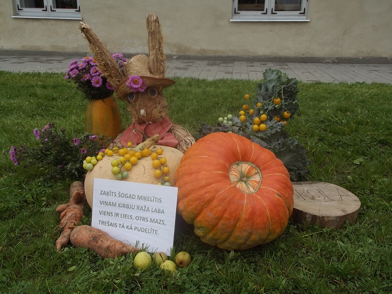 Kabilē rīko rudens ražas un ziedu izstādi
