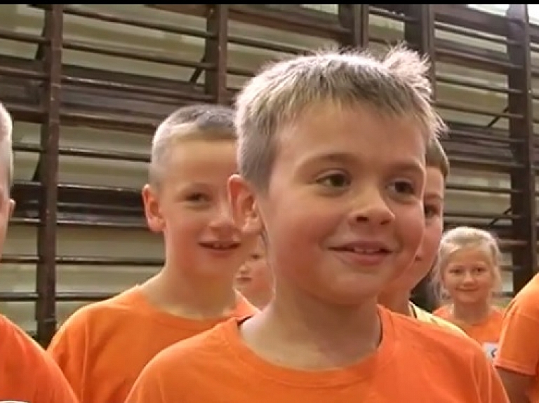 Siguldā pirmajā sporta stundā - kopā ar olimpiešiem   

      
