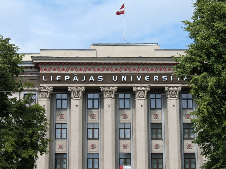 Liepājas Universitāte aicina uz Dzejas dienām

