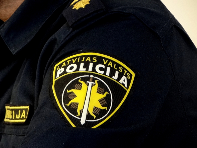 Skatīs Kuldīgas novada Pašvaldības policijas priekšnieka krimināllietu

