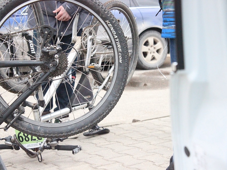 Valmieras policija lūdz atsaukties ceļu satiksmes negadījuma aculieciniekus

