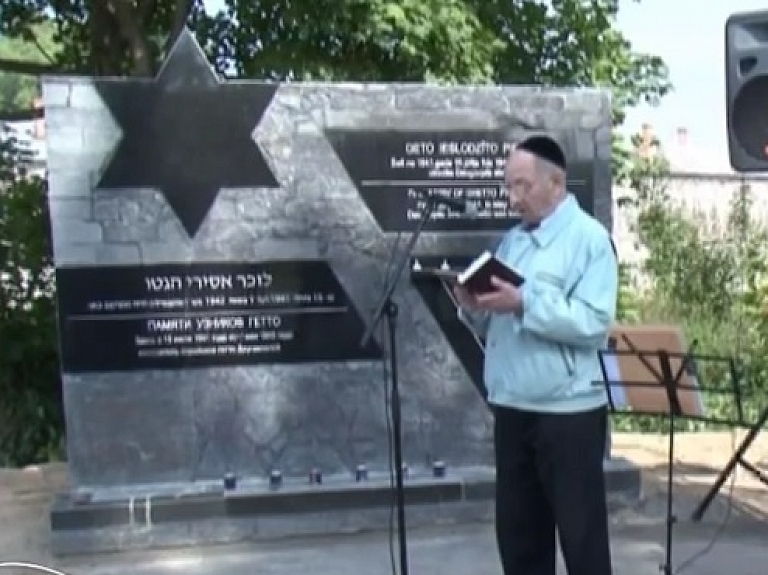 
    
      
        

  
    Ebreji atminas pārdzīvoto Daugavpils geto
  

      
    
  

