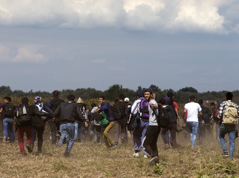 Prezidentu aicina sasaukt Nacionālās drošības padomes sēdi par bēgļu jautājumu

