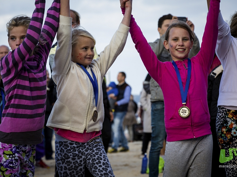 "Jūrmalas skriešanas svētkos" skolēni var piedalīties bez maksas