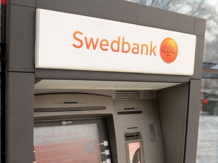 No Latvijas bankām visvairāk klientu ir "Swedbank", "SEB bankai" un bankai "Citadele"

