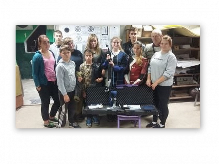 Viļakas novada Bērnu un jaunatnes sporta skola dāvinājumā saņem pneimatisko šauteni