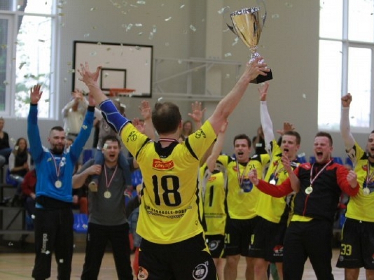 Dobeles "Tenax" triumfē handbolā

