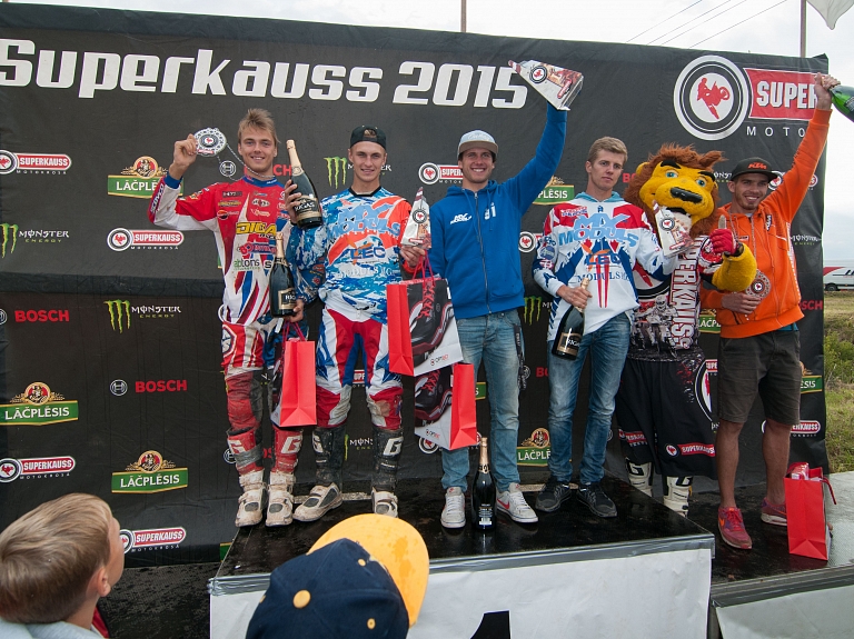 Dāvis Ivanovs kļuvis par motokrosa seriāla "Superkauss" 2015.gada čempionu

