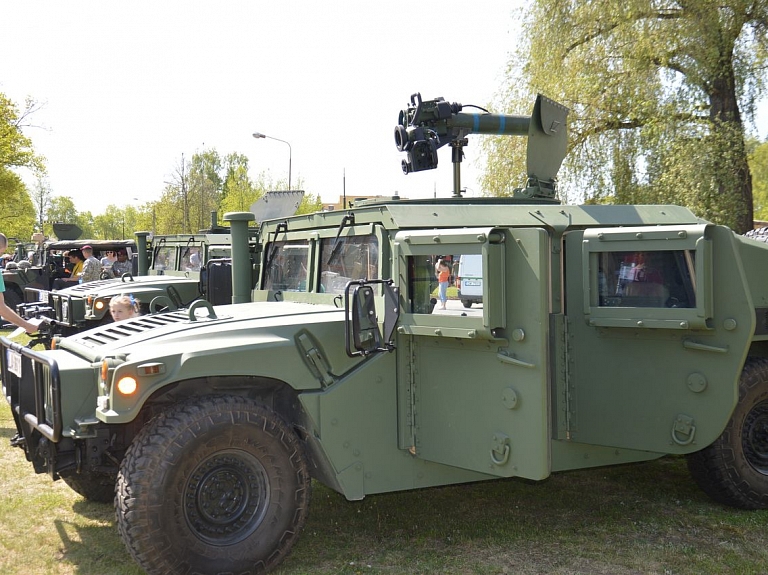 Vairāk nekā 2100 karavīru piedalīsies mācībās "Sudraba bulta 2015" Ādažu novadā

