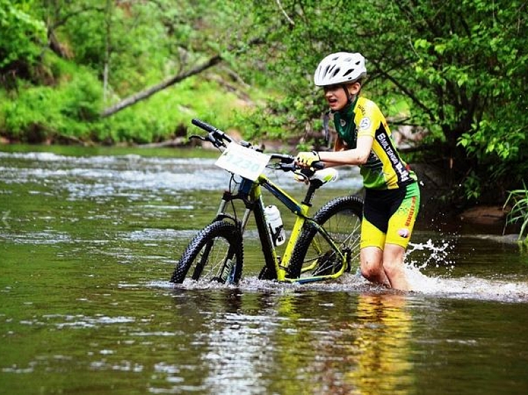 Smiltenes
BJSS jaunie riteņbraucēji sekmīgi noslēdz "Vivus.lv MTB
maratonu" un "Filter Velokausu"