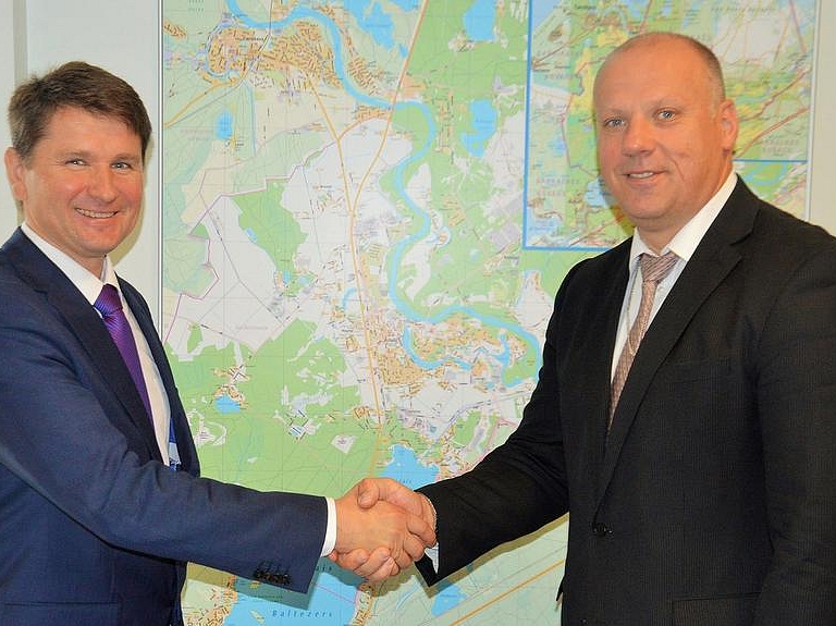 Ādažu novada domes vadība tiekas ar Aizsardzības ministru

