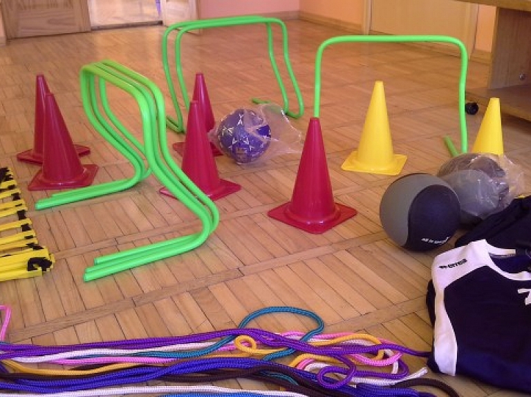 Dobeles sporta skolai jauns inventārs