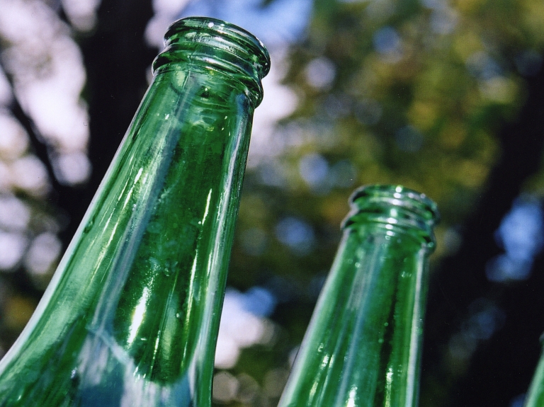 Latgalē ar alkoholu saindējas divas mazgadīgas meitenes