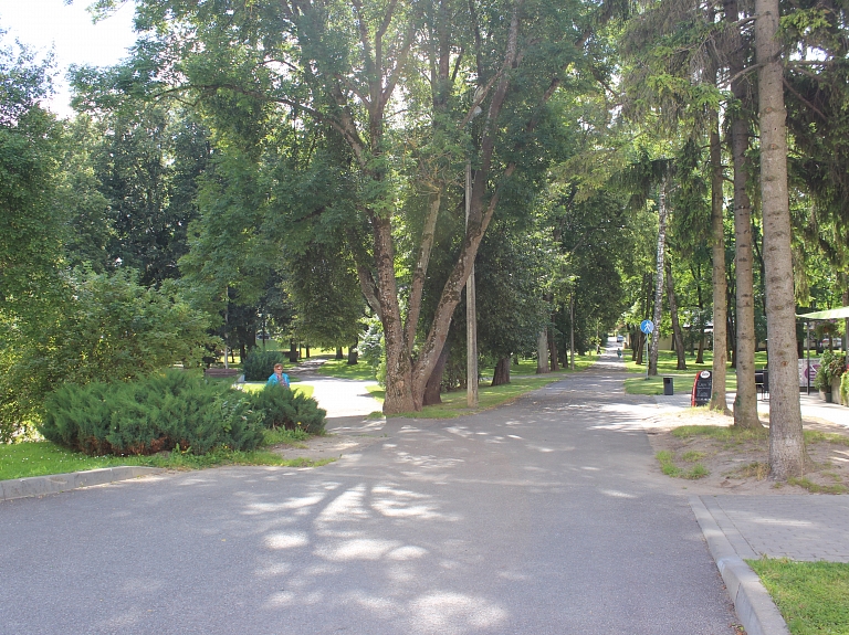 Par ietaupītajiem līdzekļiem Rīgā veiks papildu uzlabojumus Grīziņkalna parkā

