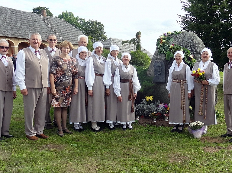 Valmieras pilsdrupu estrādē notiks Baltijas valstu senioru sadziedāšanās koncerts