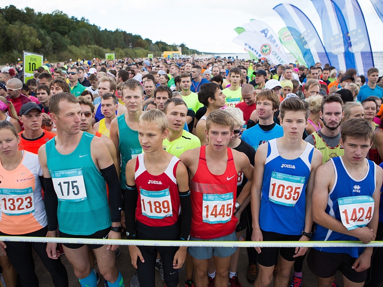 "Jūrmalas skriešanas svētkos" uzvar Kažemaka un Višķers