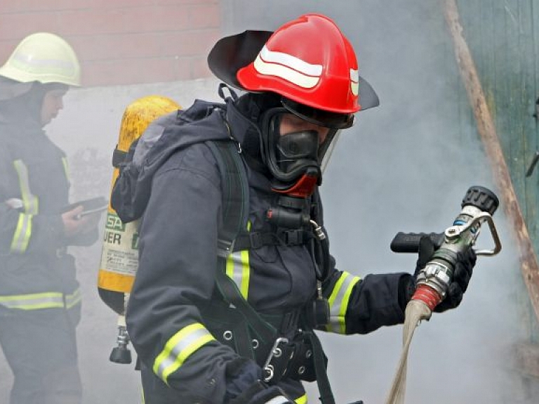 Sējas novadā degusi guļbūves pirts