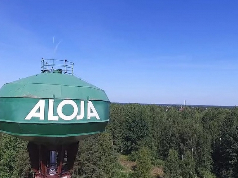 Apstiprināts Alojas novada logo un sauklis