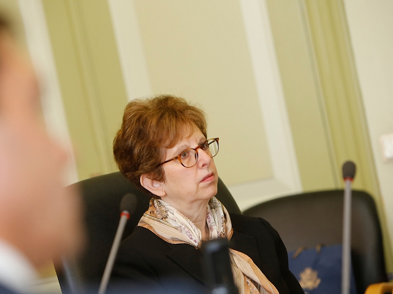 Iepazīšanās vizītē Liepāju apmeklē ASV vēstniece Nensija Petita 