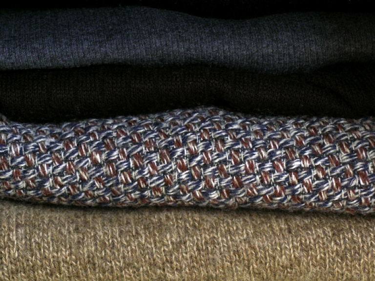 Iedzīvotāji saziedojuši pārtiku un drēbes patvēruma meklētājiem

