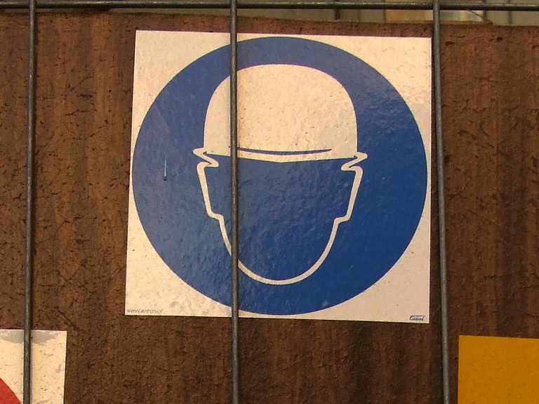 Palielina Stradiņa slimnīcas jaunā korpusa būvniecībā iesaistīto strādnieku skaitu

