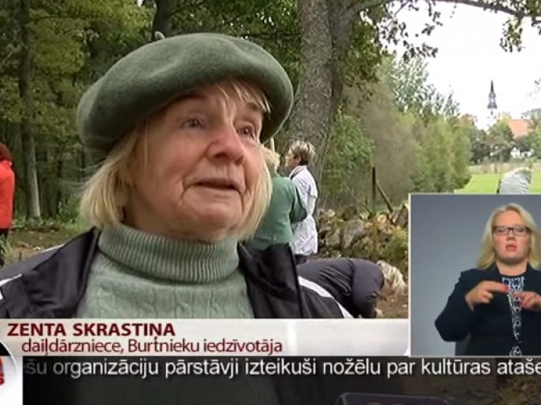 Burtniekos sakopj baronu dzimtas kapus

