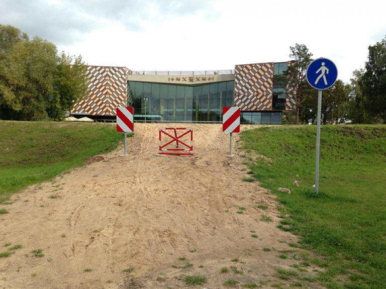 Aicina nebojāt Ādažu Centra poldera aizsargdambja nogāzes

