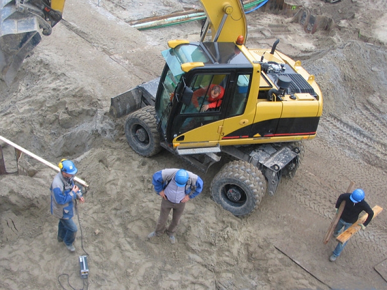 Rīgā slēgs satiksmi Artilērijas ielas posmā