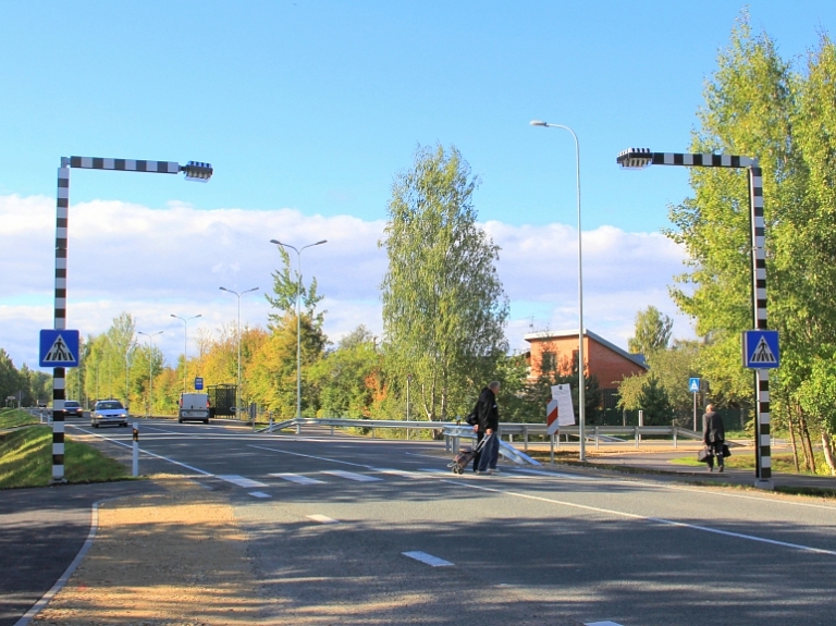 Garciemā izbūvēta jauna ietve un apgaismota gājēju pāreja

