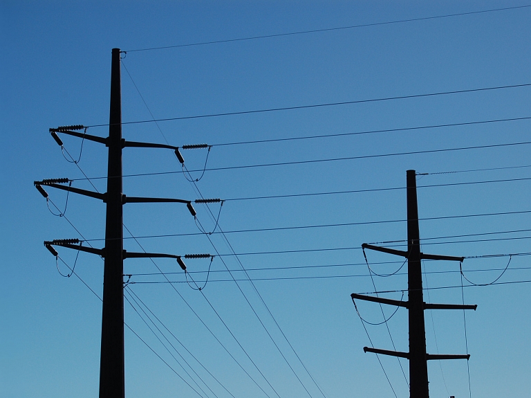 Alūksnes un Apes novados traucēta elektroapgāde 