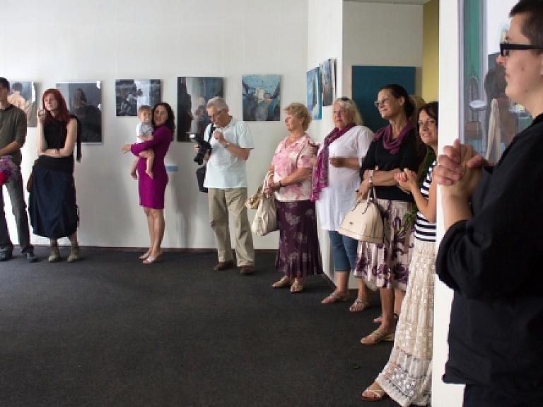 Līvānos būs apskatāma Raimonda Vinduļa izstāde "Posters of the day"

