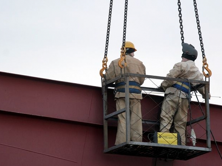 "Arčers" reorganizē biznesu, nodalot ēku būvniecības un stikla konstrukciju ražošanas nozares
