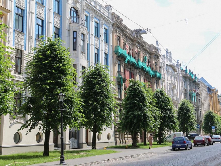 Neregulārajiem pārvadātājiem tiks liegta pasažieru uzņemšana un izlaišana Rīgas centra ielās  
