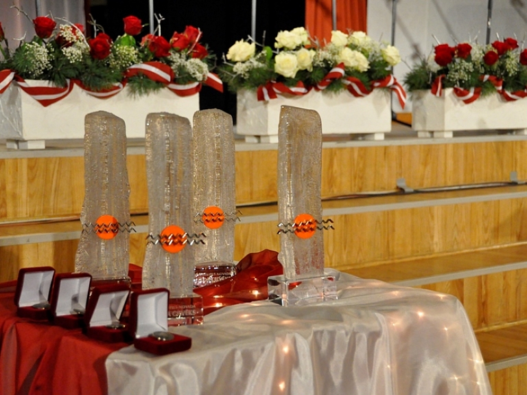 Daugavpils novadā aicina pieteikt kandidātus domes apbalvojumiem