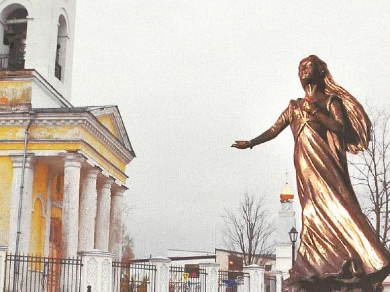 Ludzā aicina ziedot Lūcijas skulptūras izveidošanai