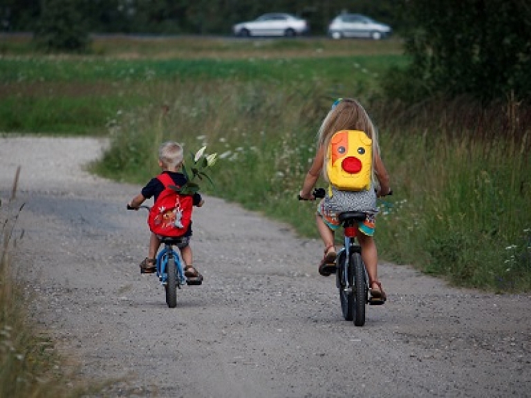Stājas spēkā izmaiņas Ādažu novada domes saistošajos noteikumos par bērnu uzņemšanu bērnudārzā

